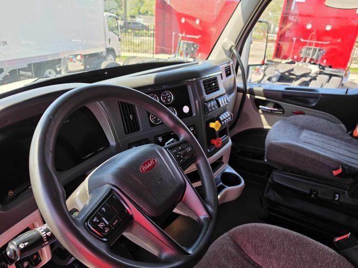 2022 Peterbilt 579-14