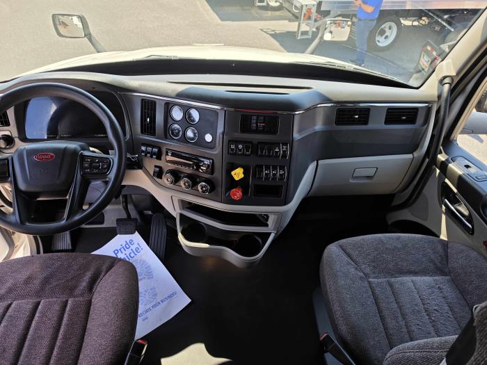 2022 Peterbilt 579-18
