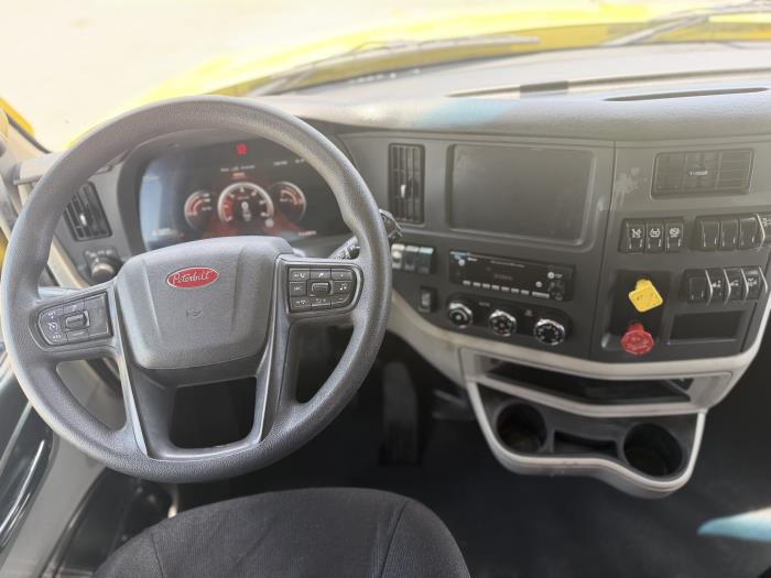 2021 Peterbilt 579-13