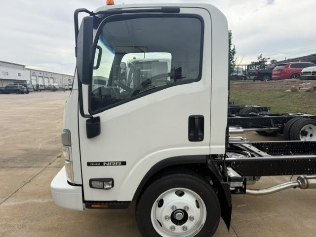 2026 Isuzu NRR-7