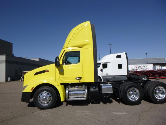 2023 Peterbilt 579-1