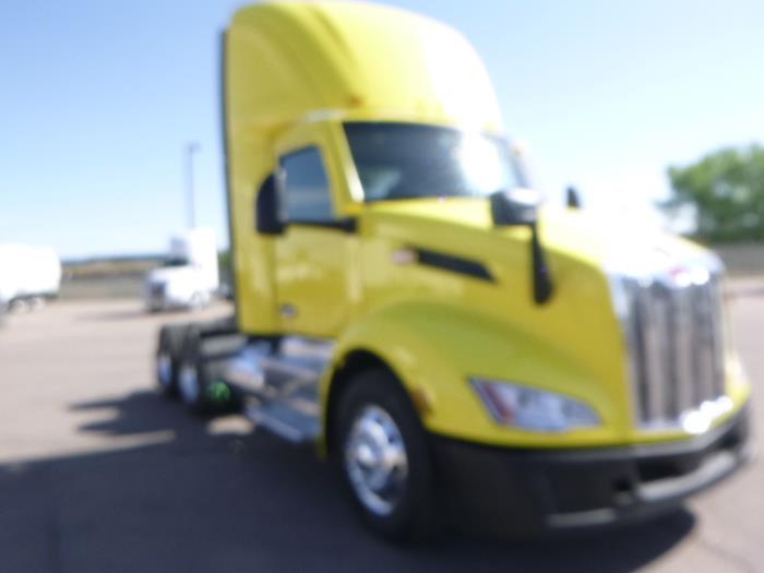 2023 Peterbilt 579-6