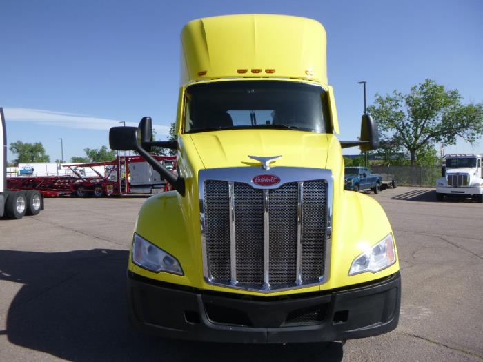 2023 Peterbilt 579-8