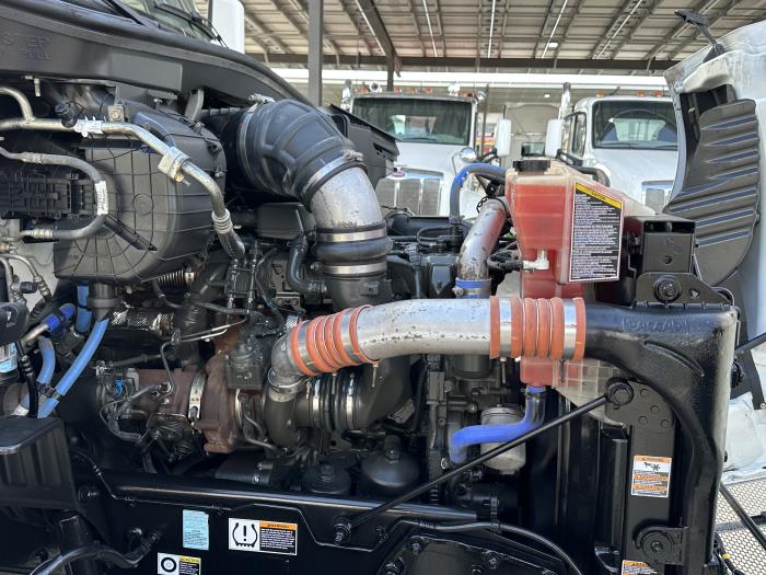 2021 Peterbilt 579-8