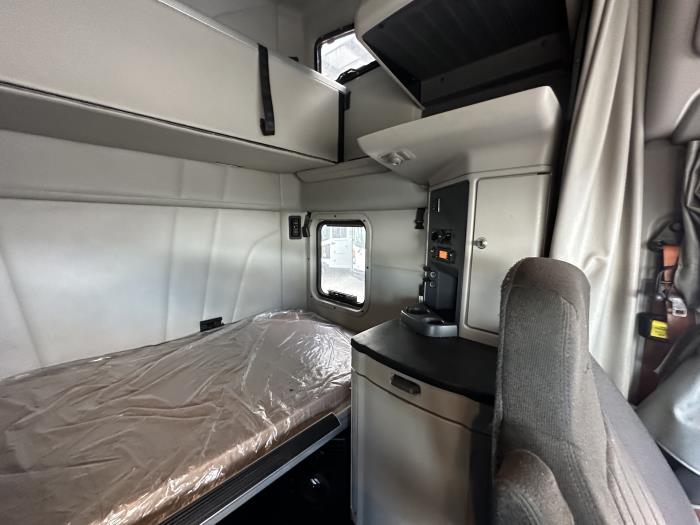 2021 Peterbilt 579-14