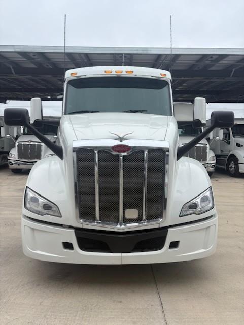 2022 Peterbilt 579-2
