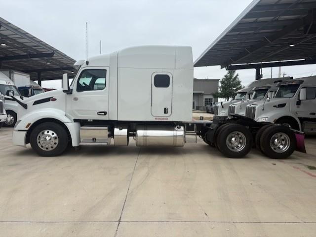 2022 Peterbilt 579-5