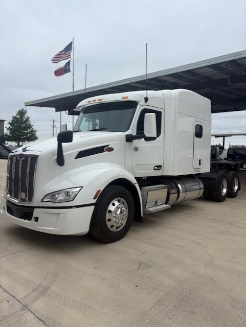 2022 Peterbilt 579-0