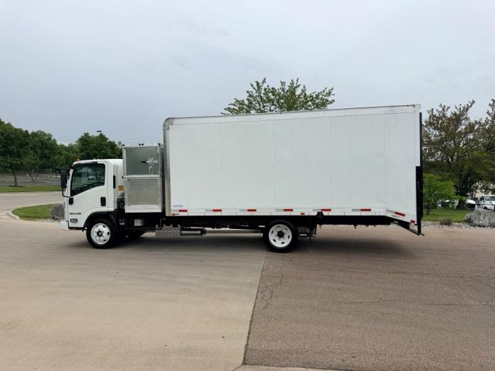 2026 Isuzu NPR-HD-17