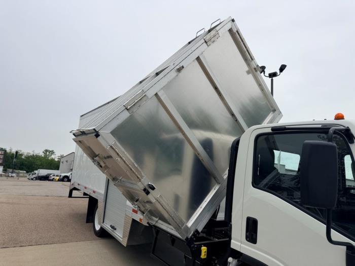 2026 Isuzu NPR-HD-22