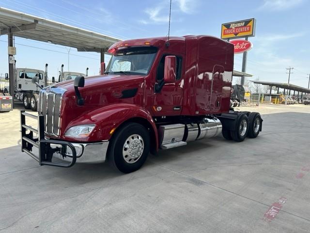 2022 Peterbilt 579-0