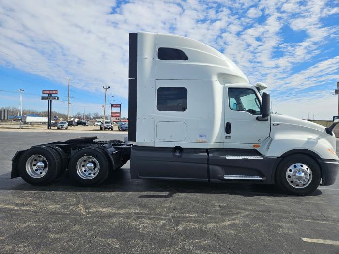 2022 International LT625-3