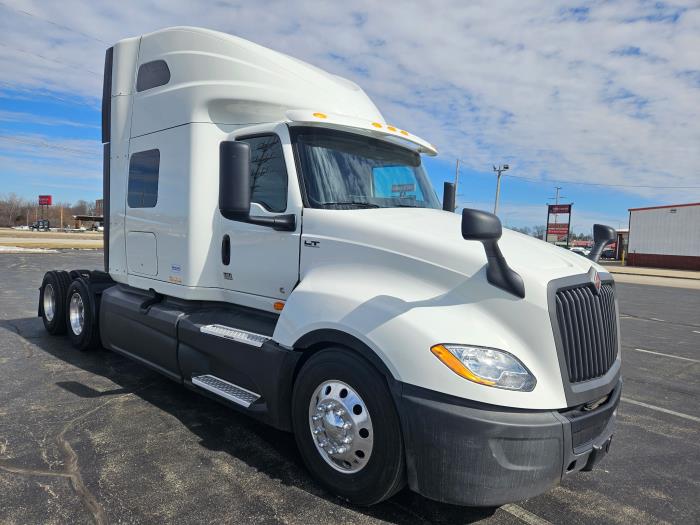 2022 International LT625-6