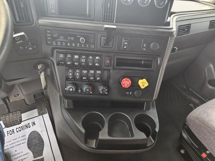 2022 International LT625-7