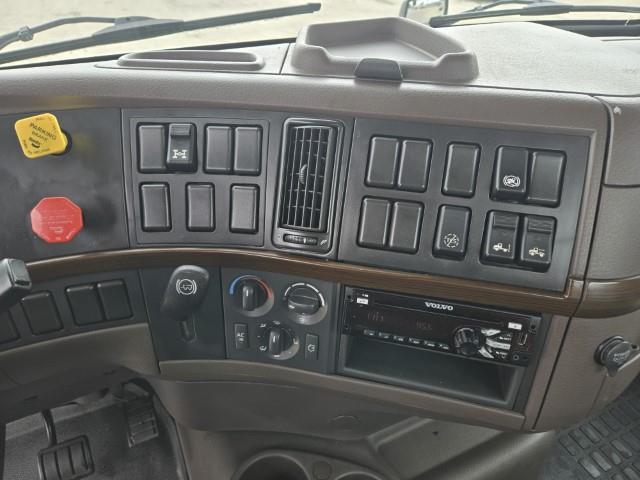 2016 Volvo VNM64T-7