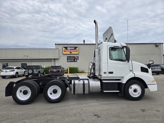 2016 Volvo VNM64T-3