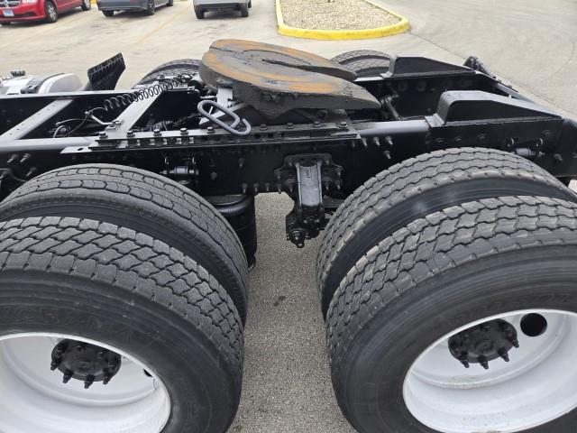 2016 Volvo VNM64T-13