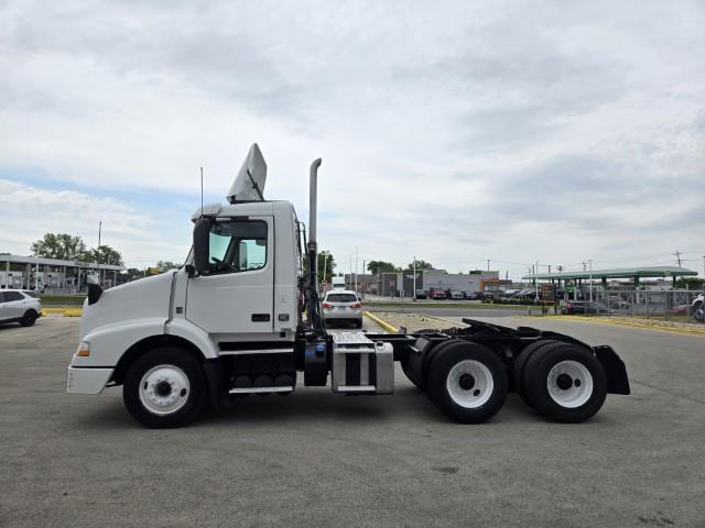 2016 Volvo VNM64T-5