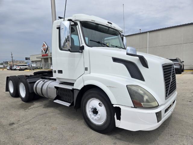2016 Volvo VNL64T300-2