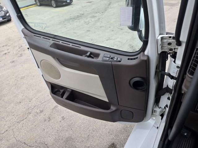 2016 Volvo VNL64T300-11