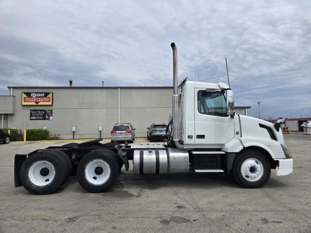 2016 Volvo VNL64T300-3