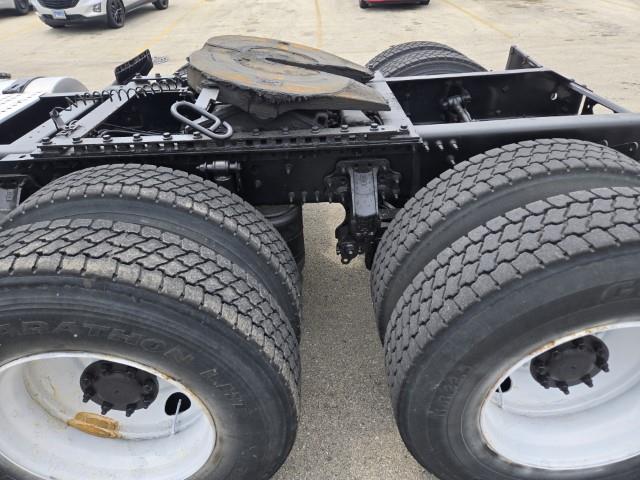 2016 Volvo VNL64T300-14