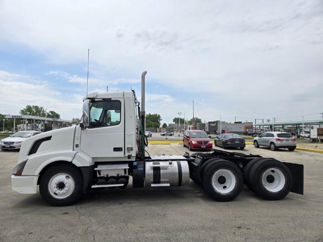 2016 Volvo VNL64T300-5