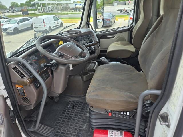 2016 Volvo VNM64T-6