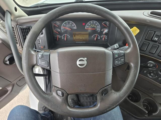 2016 Volvo VNM64T-10