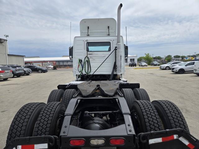 2016 Volvo VNM64T-4