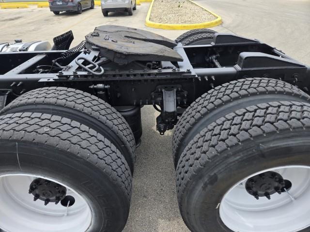 2016 Volvo VNM64T-14