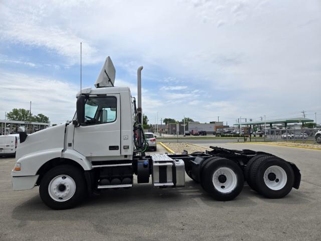 2016 Volvo VNM64T-5