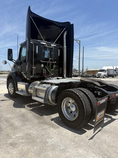 2021 Peterbilt 579-5