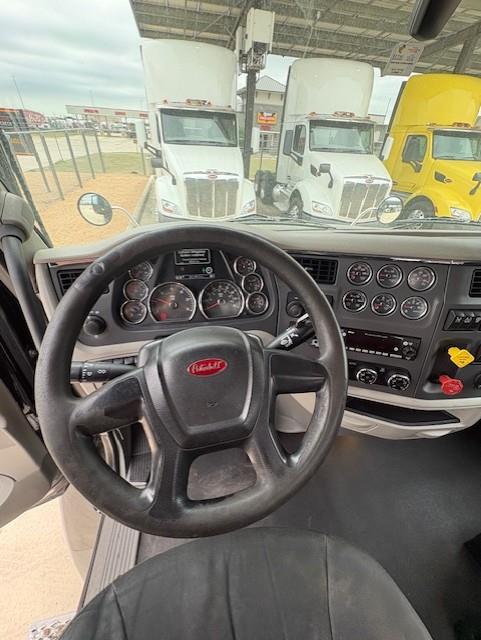 2021 Peterbilt 579-1