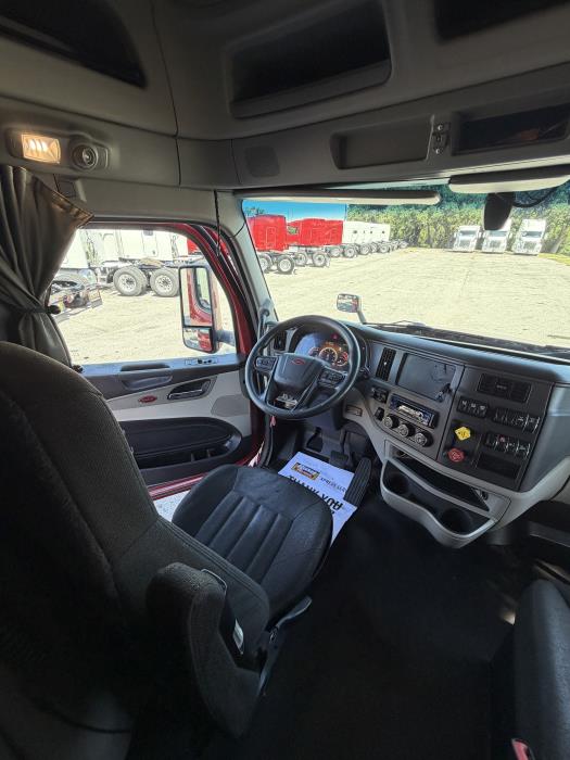 2022 Peterbilt 579-1