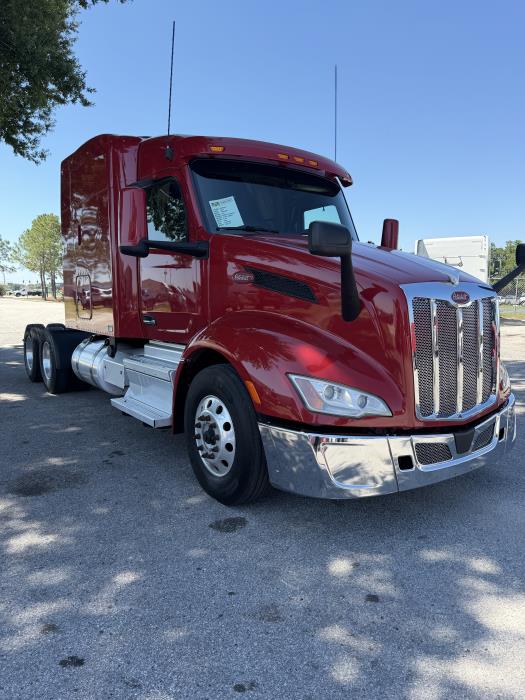 2022 Peterbilt 579-0