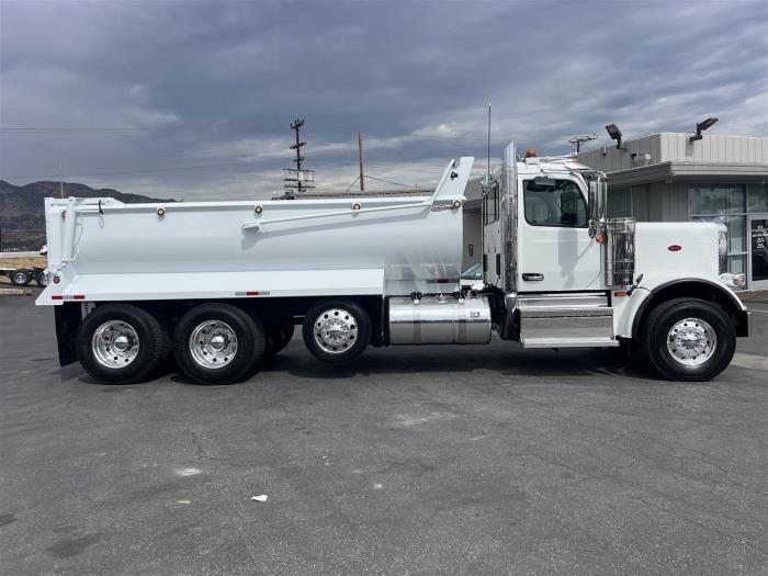 2027 Peterbilt 589-4