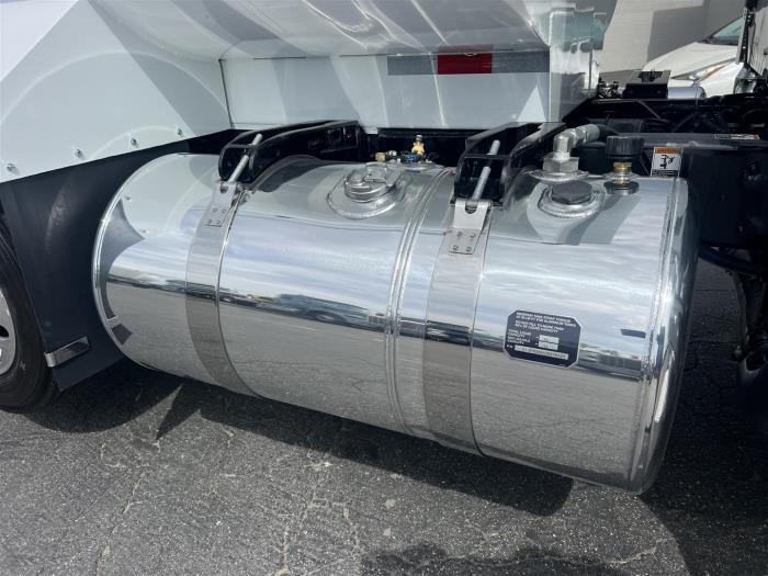 2027 Peterbilt 589-5