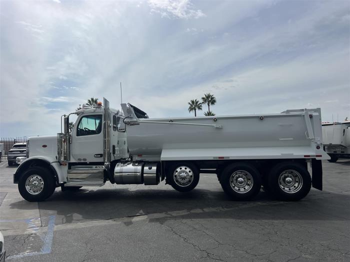 2027 Peterbilt 589-12