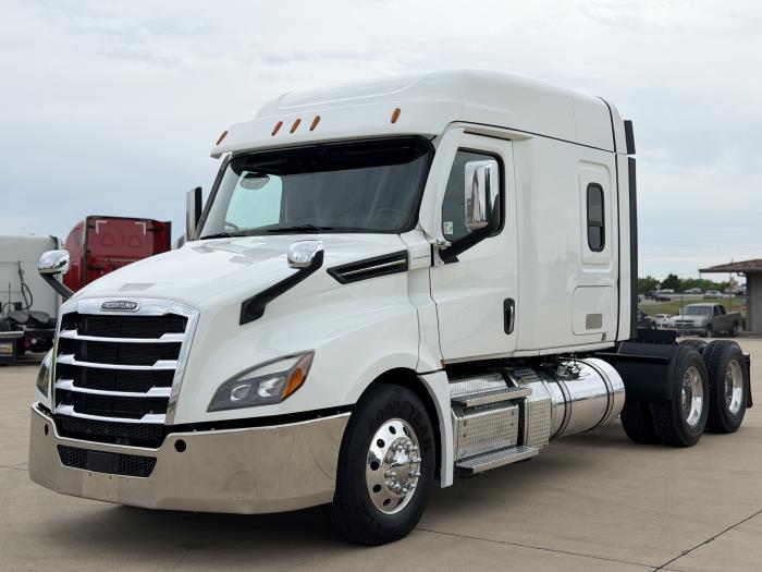 2022 Freightliner Cascadia-0