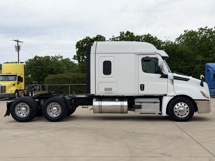 2022 Freightliner Cascadia-3