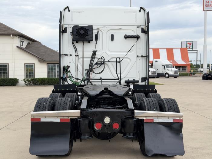 2022 Freightliner Cascadia-5