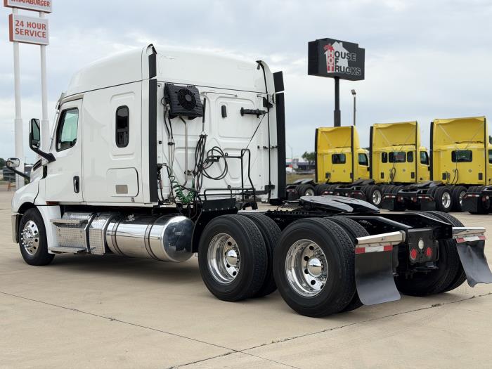 2022 Freightliner Cascadia-6