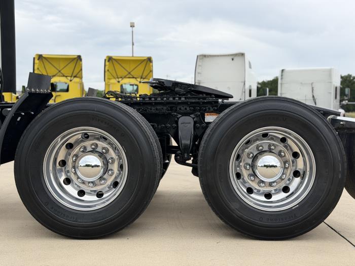 2022 Freightliner Cascadia-11