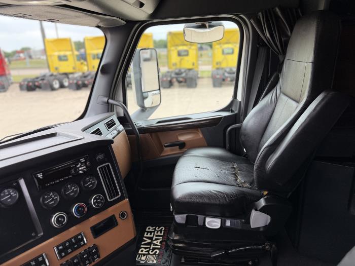 2022 Freightliner Cascadia-20
