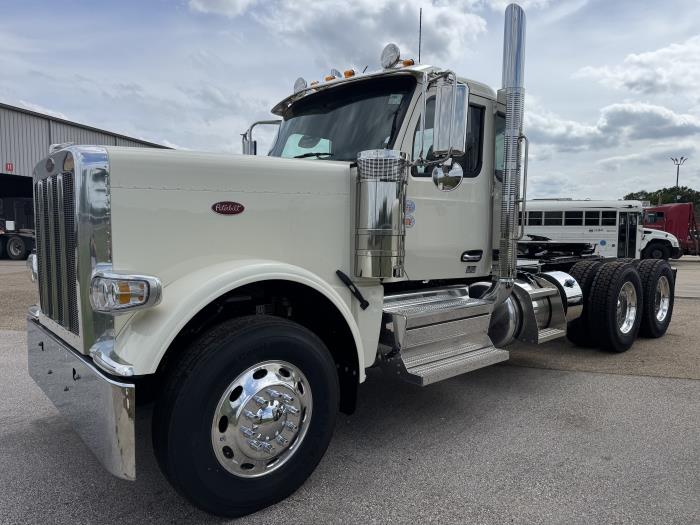 2027 Peterbilt 589-1
