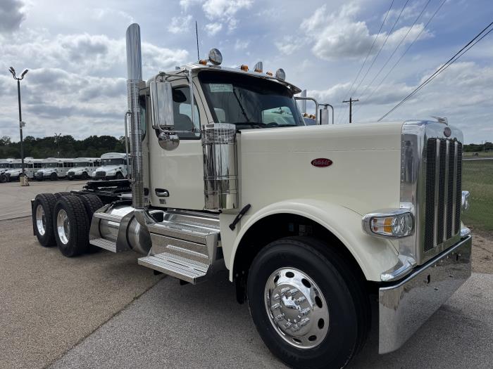 2027 Peterbilt 589-2