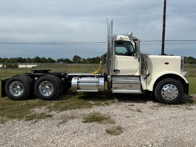 2027 Peterbilt 589-6