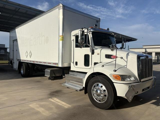 2020 Peterbilt 337-11