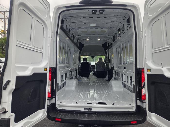 2026 Ford Transit 350 HD-9
